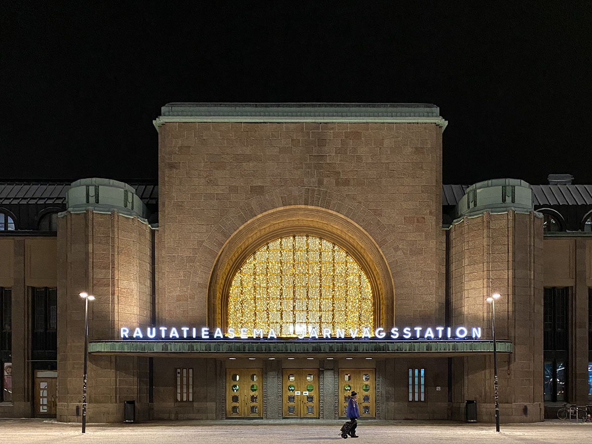 Helsinki Train Station designed by Eliel Saarinen